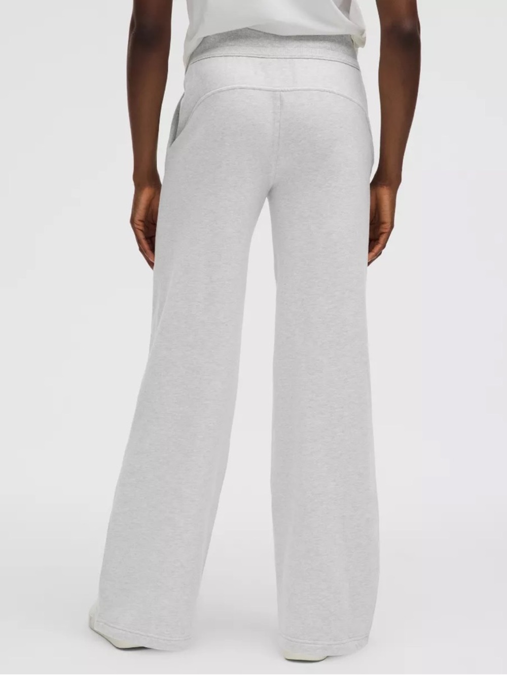 Lululemon Scuba Mid-Rise Wide-Leg Pant
Short - Picture 2 of 6